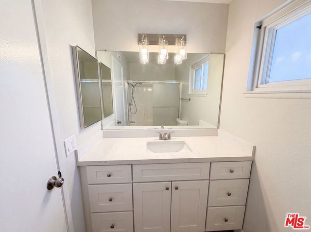 2334 W Chandler Avenue, Santa Ana, CA 92704