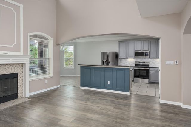 22121 Rose Grass LN, Spicewood, TX 78669