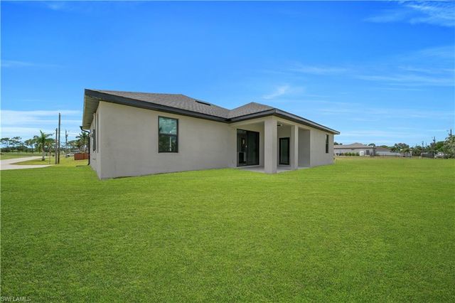 1701 NW 24th PL, Cape Coral, FL 33993