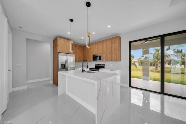 1701 NW 24th PL, Cape Coral, FL 33993