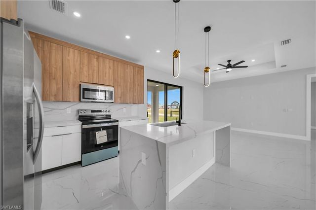 1701 NW 24th PL, Cape Coral, FL 33993