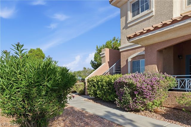 424 Pine Haven Street 202, Las Vegas, NV 89144