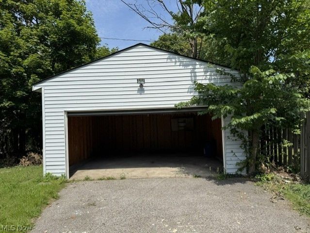 3219 E Overlook Road, Cleveland Heights, OH 44118