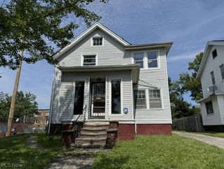 3219 E Overlook Road, Cleveland Heights, OH 44118