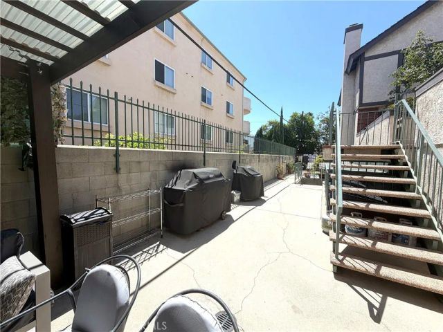 11940 Weddington Street 16, Los Angeles, CA 91607