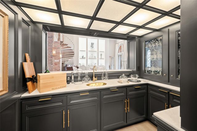 11518 Shadow Way, Houston, TX 77024