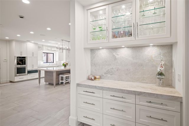 11518 Shadow Way, Houston, TX 77024