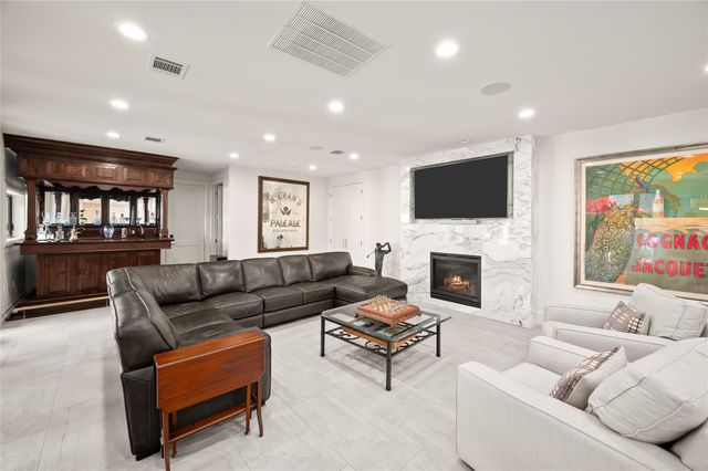 11518 Shadow Way, Houston, TX 77024