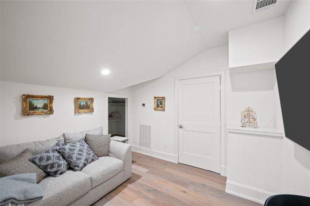 11518 Shadow Way, Houston, TX 77024