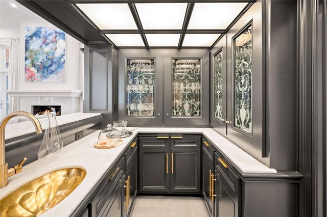 11518 Shadow Way, Houston, TX 77024