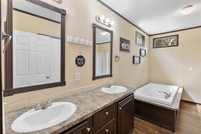 320 Wild Oak Drive, Huffman, TX 77336