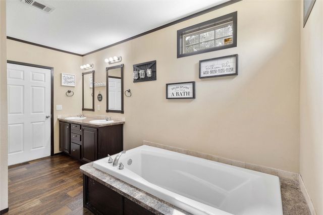 320 Wild Oak Drive, Huffman, TX 77336