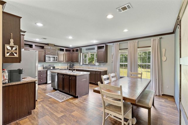 320 Wild Oak Drive, Huffman, TX 77336