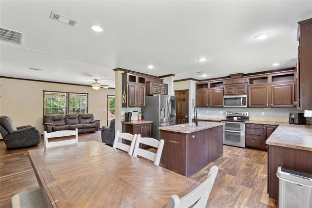 320 Wild Oak Drive, Huffman, TX 77336