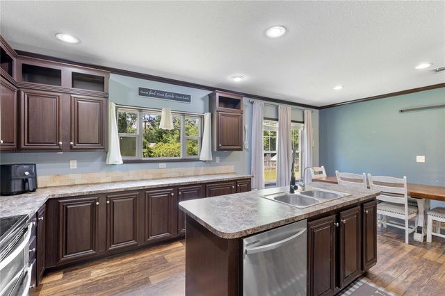 320 Wild Oak Drive, Huffman, TX 77336