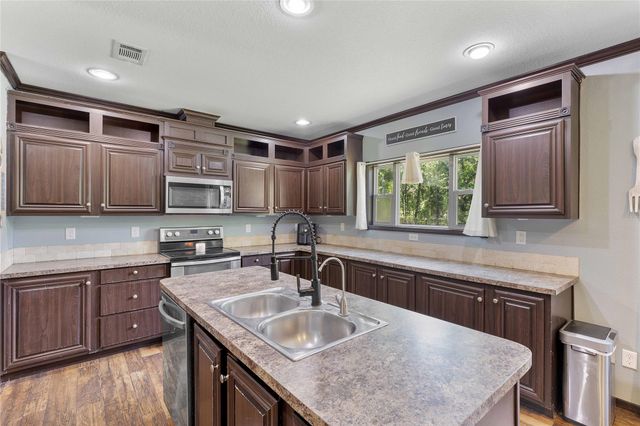 320 Wild Oak Drive, Huffman, TX 77336