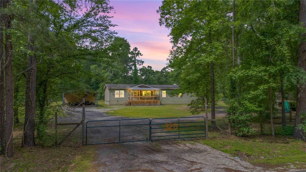 320 Wild Oak Drive, Huffman, TX 77336