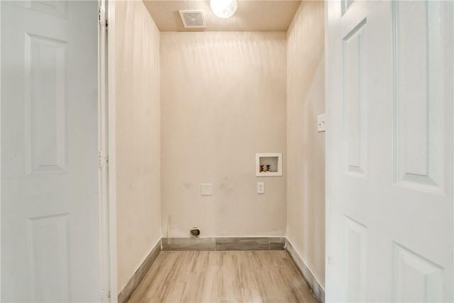 952 Bentwood Trail, Grand Prairie, TX 75052