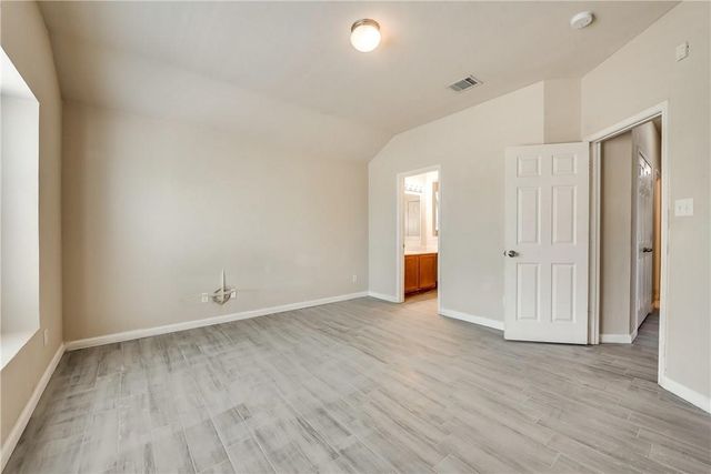 952 Bentwood Trail, Grand Prairie, TX 75052