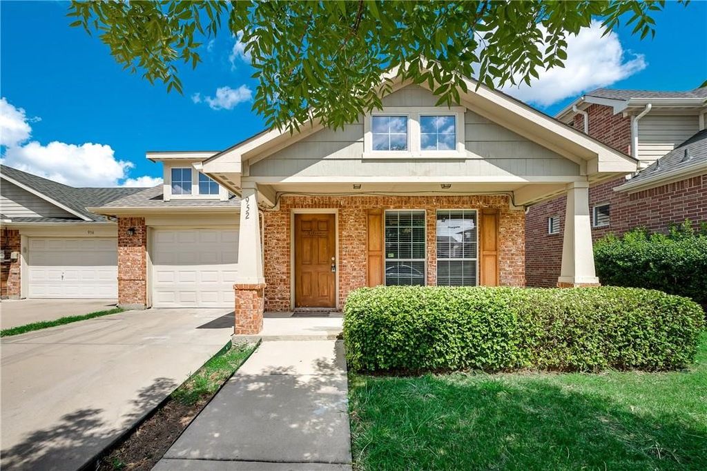 952 Bentwood Trail, Grand Prairie, TX 75052