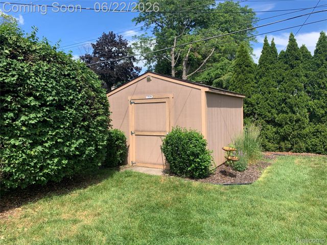 38420 Mason Street, Livonia, MI 48154