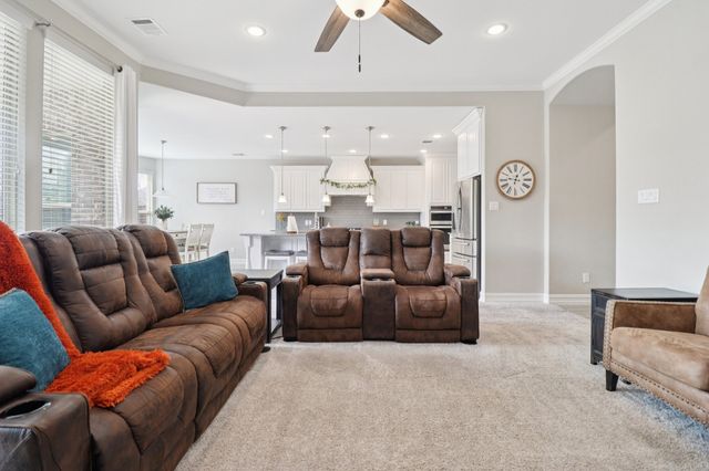 8012 Woodside Trail, North Richland Hills, TX 76182