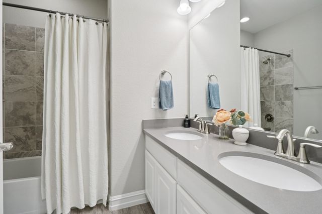 8012 Woodside Trail, North Richland Hills, TX 76182