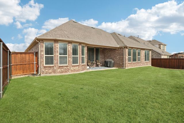 8012 Woodside Trail, North Richland Hills, TX 76182
