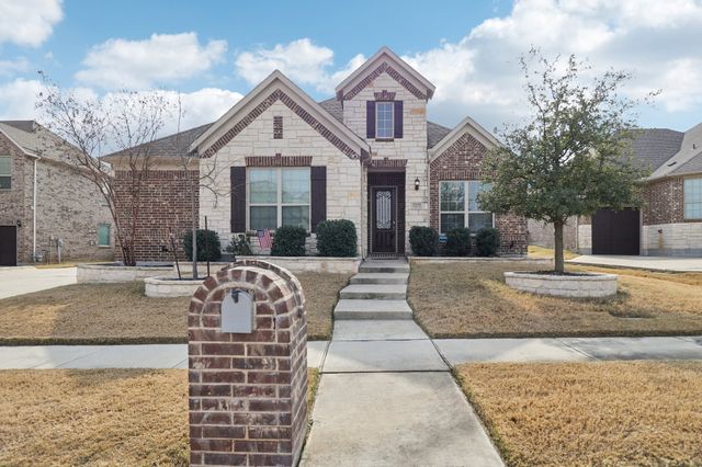 8012 Woodside Trail, North Richland Hills, TX 76182