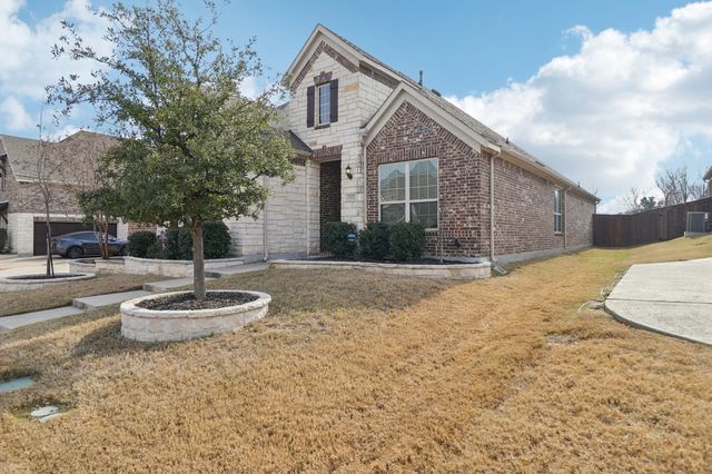 8012 Woodside Trail, North Richland Hills, TX 76182
