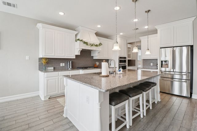 8012 Woodside Trail, North Richland Hills, TX 76182