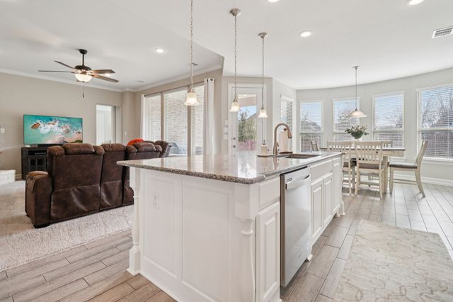 8012 Woodside Trail, North Richland Hills, TX 76182