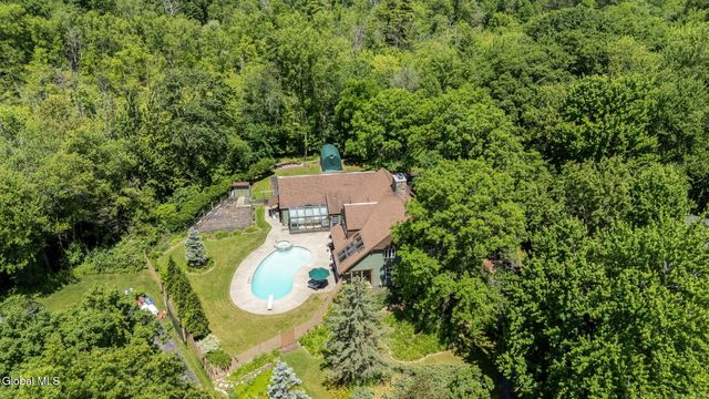 35 Lincoln Mall, Niskayuna, NY 12309