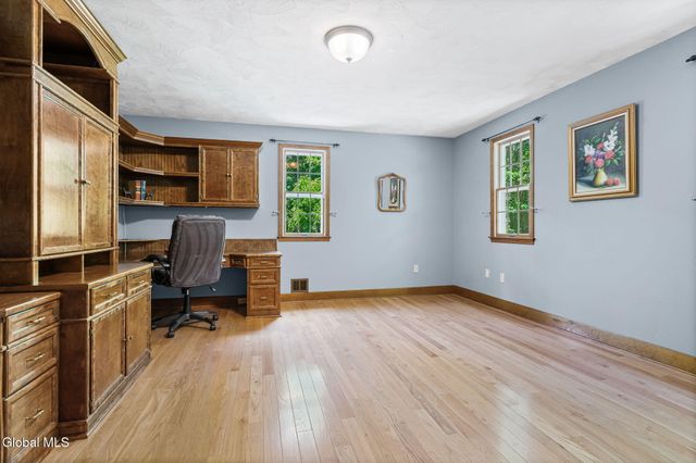 35 Lincoln Mall, Niskayuna, NY 12309
