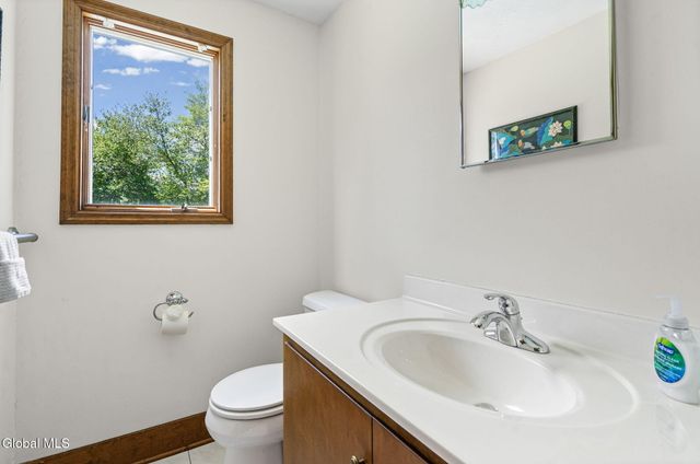 35 Lincoln Mall, Niskayuna, NY 12309