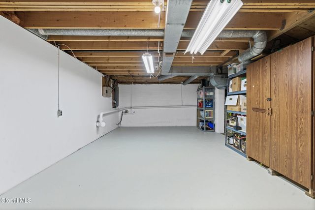 35 Lincoln Mall, Niskayuna, NY 12309