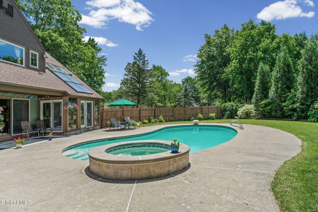 35 Lincoln Mall, Niskayuna, NY 12309