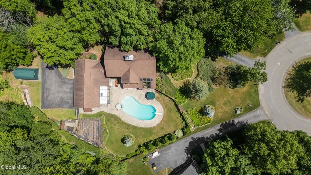 35 Lincoln Mall, Niskayuna, NY 12309