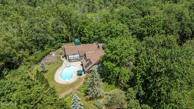 35 Lincoln Mall, Niskayuna, NY 12309