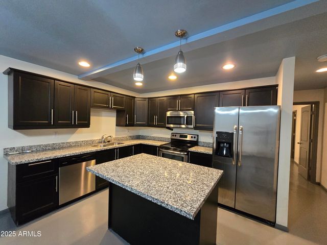 2302 N 36TH Street OFC, Phoenix, AZ 85008