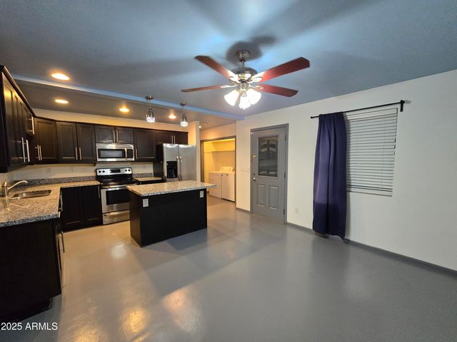 2302 N 36TH Street OFC, Phoenix, AZ 85008
