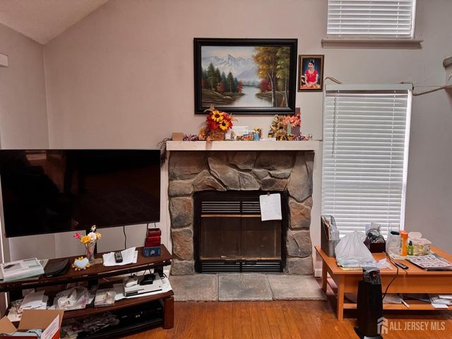 40 Linda Lane, Edison, NJ 08820