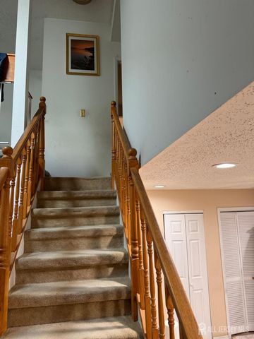 40 Linda Lane, Edison, NJ 08820