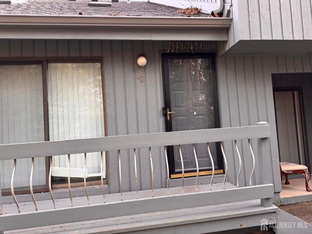 40 Linda Lane, Edison, NJ 08820