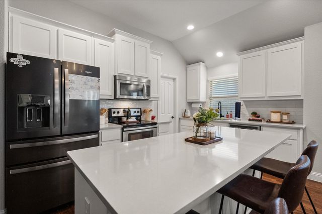 910 Rockcress Drive, Mansfield, TX 76063