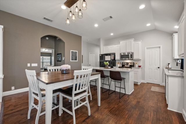 910 Rockcress Drive, Mansfield, TX 76063