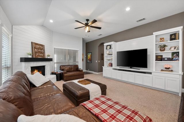 910 Rockcress Drive, Mansfield, TX 76063