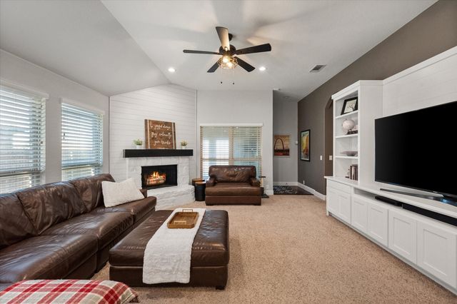 910 Rockcress Drive, Mansfield, TX 76063