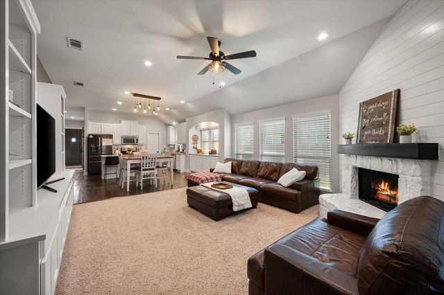 910 Rockcress Drive, Mansfield, TX 76063