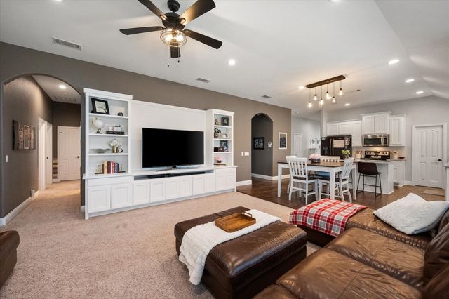 910 Rockcress Drive, Mansfield, TX 76063